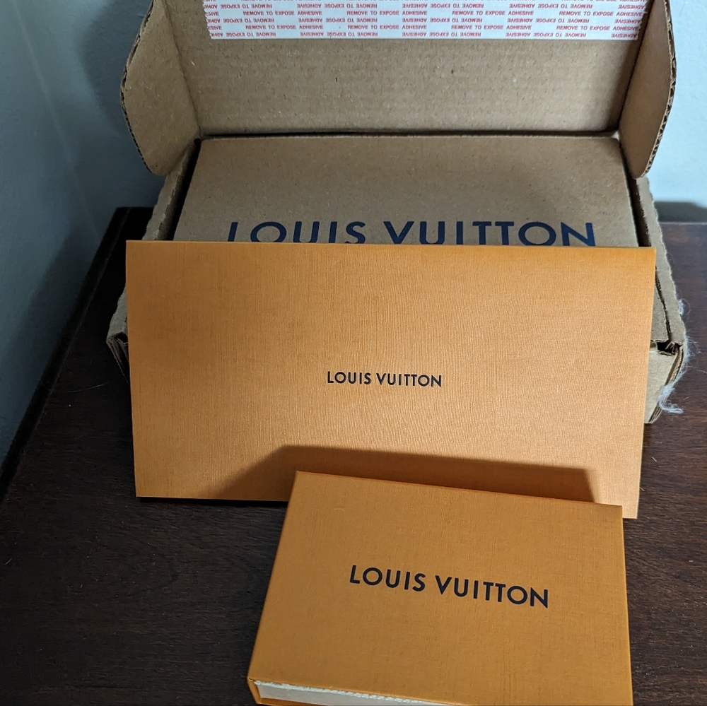 BRAND New in BOX Authentic Louis Vuitton 6 Key Holder - Picture 13 of 14